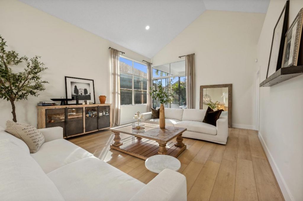 6667 NW 25th Avenue, Boca Raton, FL 33496 Photo