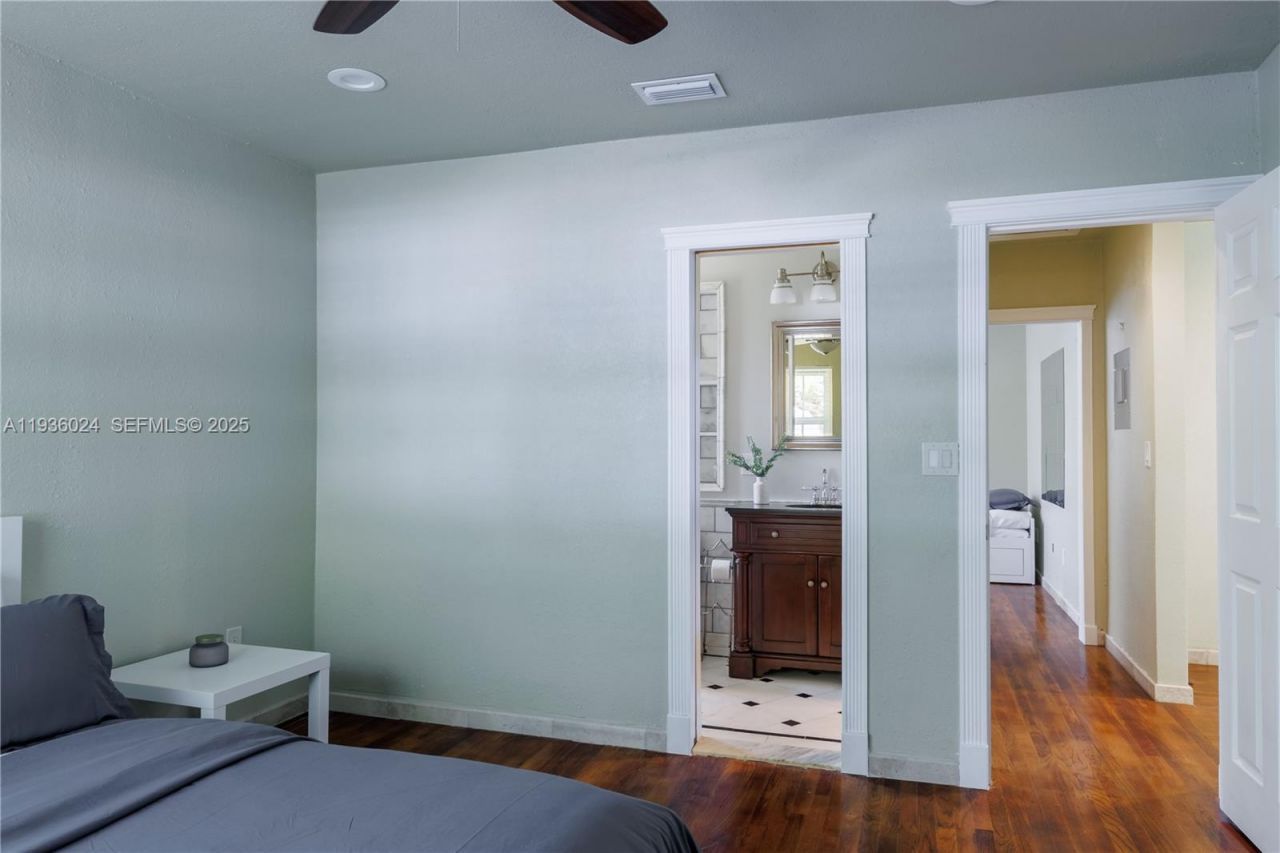 250 NE 48th St , Miami, FL 33137 Photo