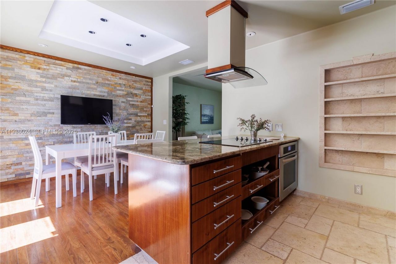 250 NE 48th St , Miami, FL 33137 Photo