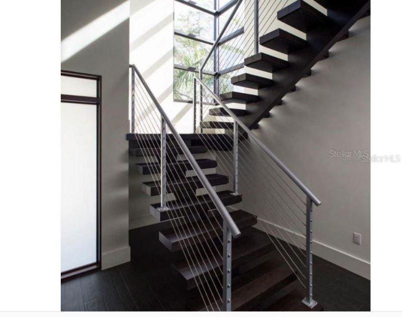 356 Bayview Drive Ne, Saint Petersburg, FL 33704 Photo