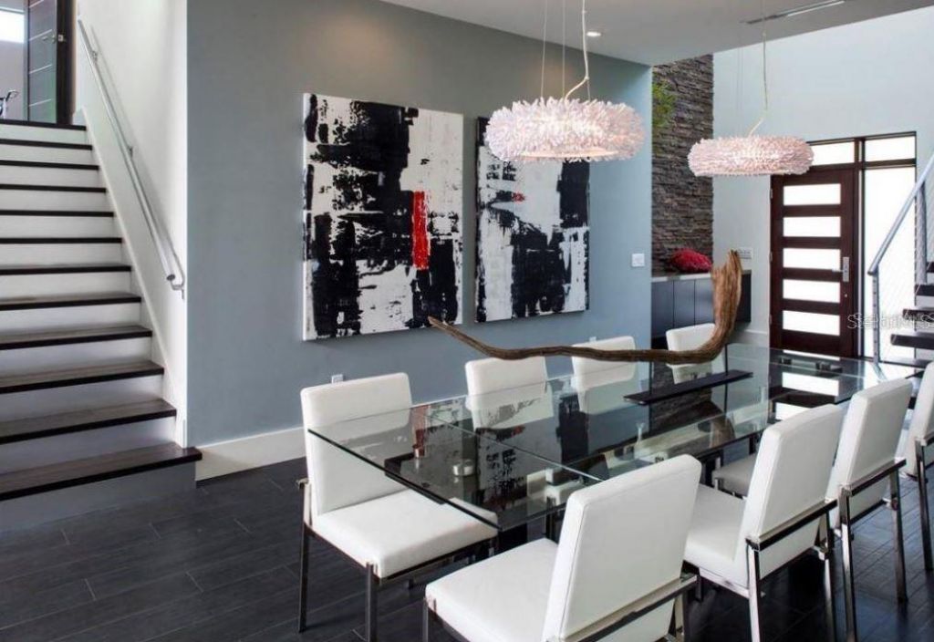 356 Bayview Drive Ne, Saint Petersburg, FL 33704 Photo