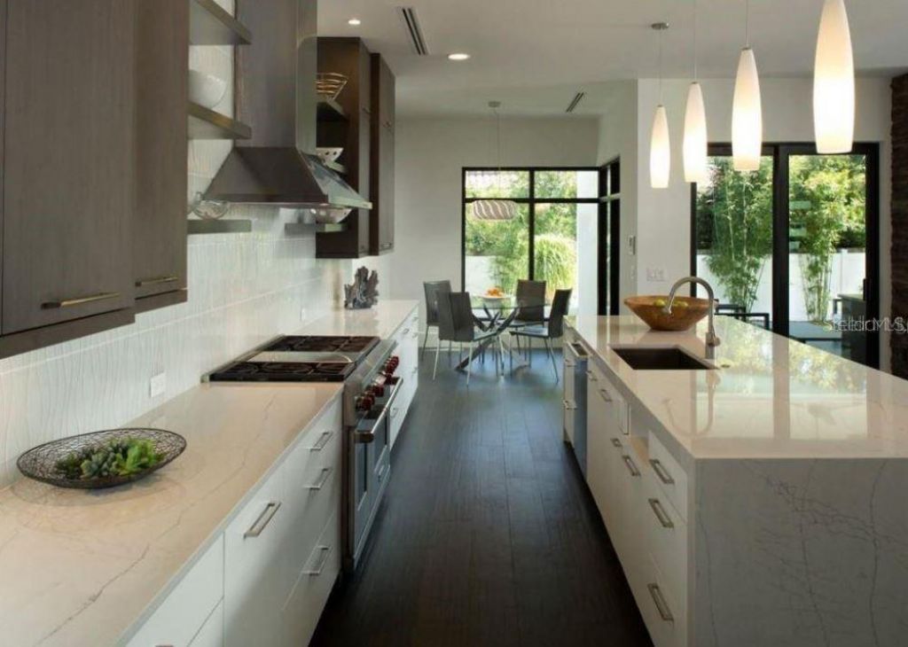 356 Bayview Drive Ne, Saint Petersburg, FL 33704 Photo