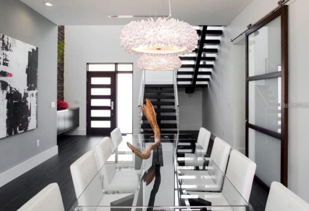 356 Bayview Drive Ne, Saint Petersburg, FL 33704 Photo