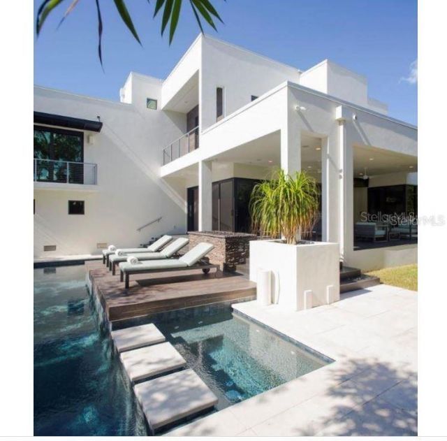 356 Bayview Drive Ne, Saint Petersburg, FL 33704 Photo