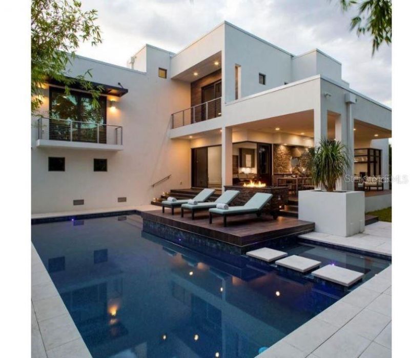 356 Bayview Drive Ne, Saint Petersburg, FL 33704 Photo