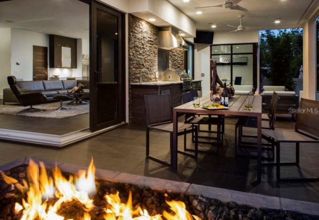 356 Bayview Drive Ne, Saint Petersburg, FL 33704 Photo