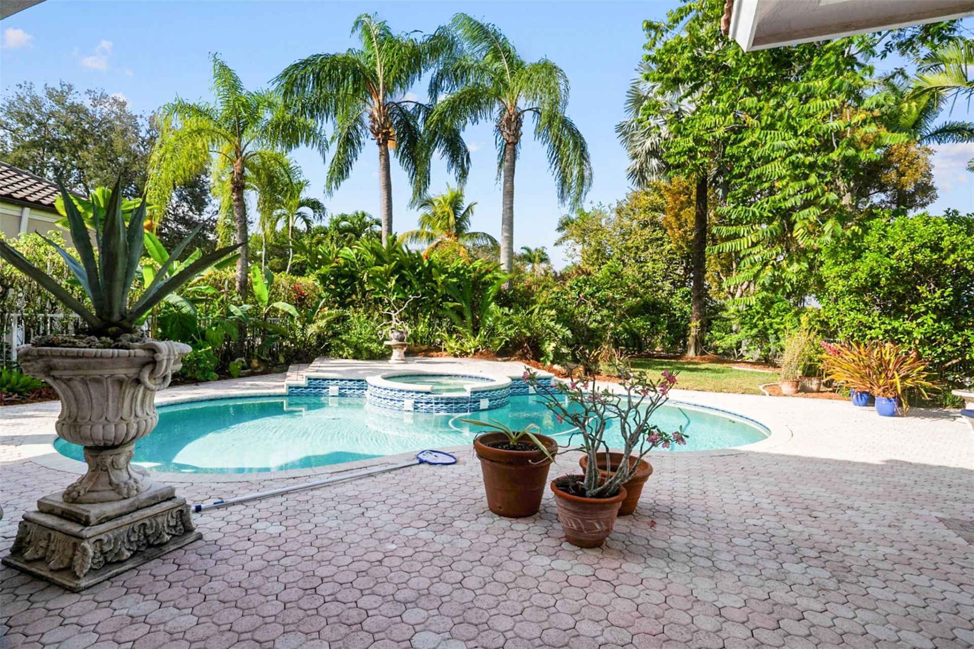 1012 SW 156th Avenue, Pembroke Pines, FL 33027 Photo