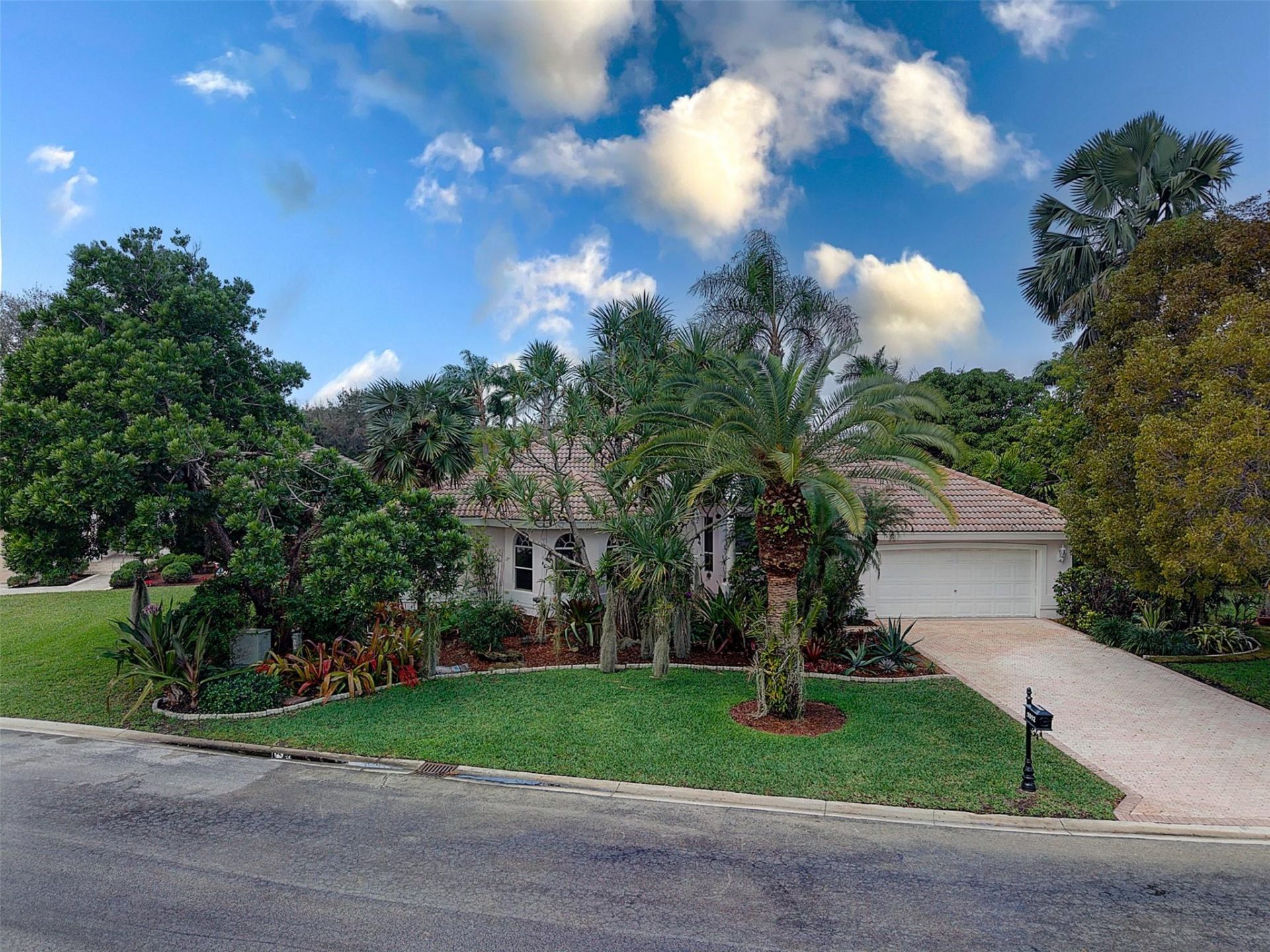 1012 SW 156th Avenue, Pembroke Pines, FL 33027 Photo