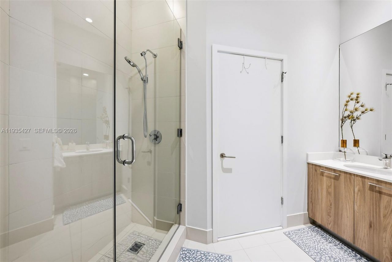 501 NE 31st St, Unit 401, Miami, FL 33137 Photo