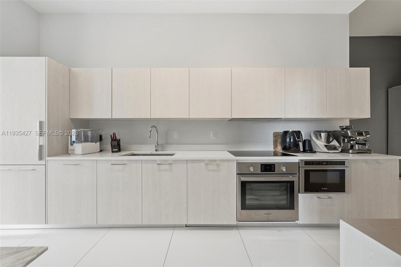 501 NE 31st St, Unit 401, Miami, FL 33137 Photo