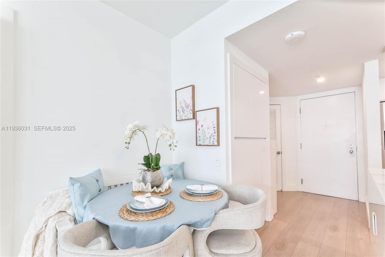 701 Brickell Key Blvd, Unit 808, Miami, FL 33131 Photo