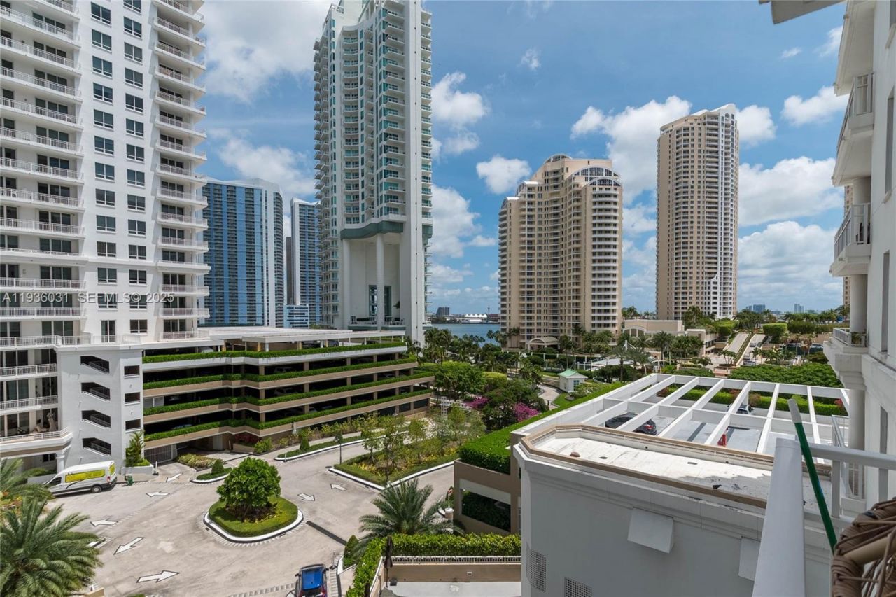 701 Brickell Key Blvd, Unit 808, Miami, FL 33131 Photo