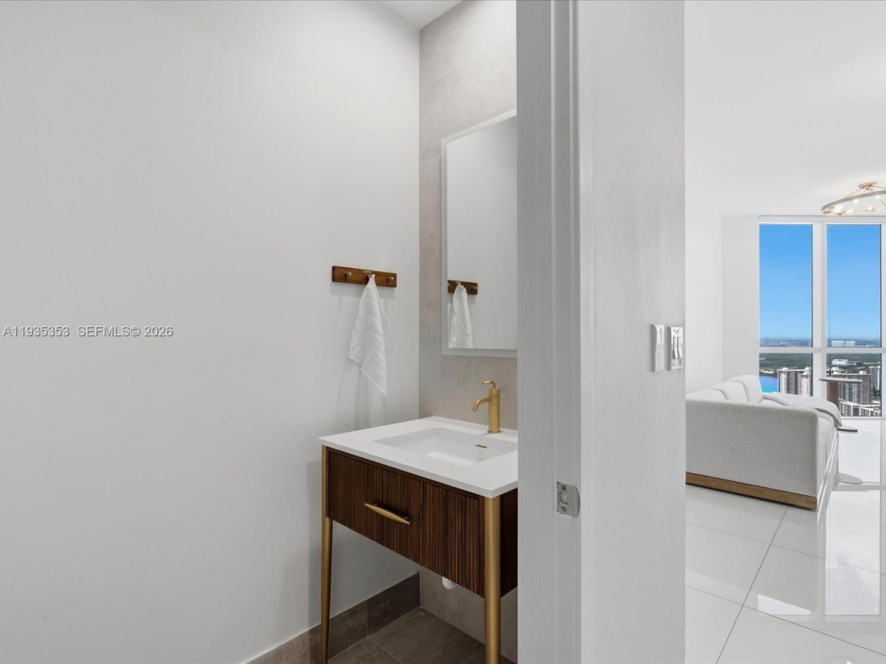 18201 Collins Ave, Unit 5508, Sunny Isles Beach, FL 33160 Photo