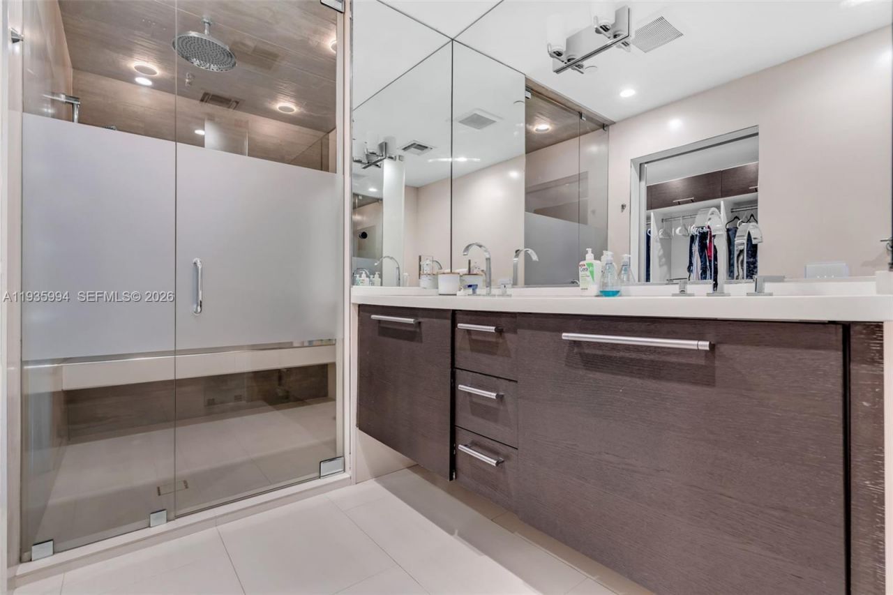 900 Biscayne Blvd , Unit 2312, Miami, FL 33132 Photo