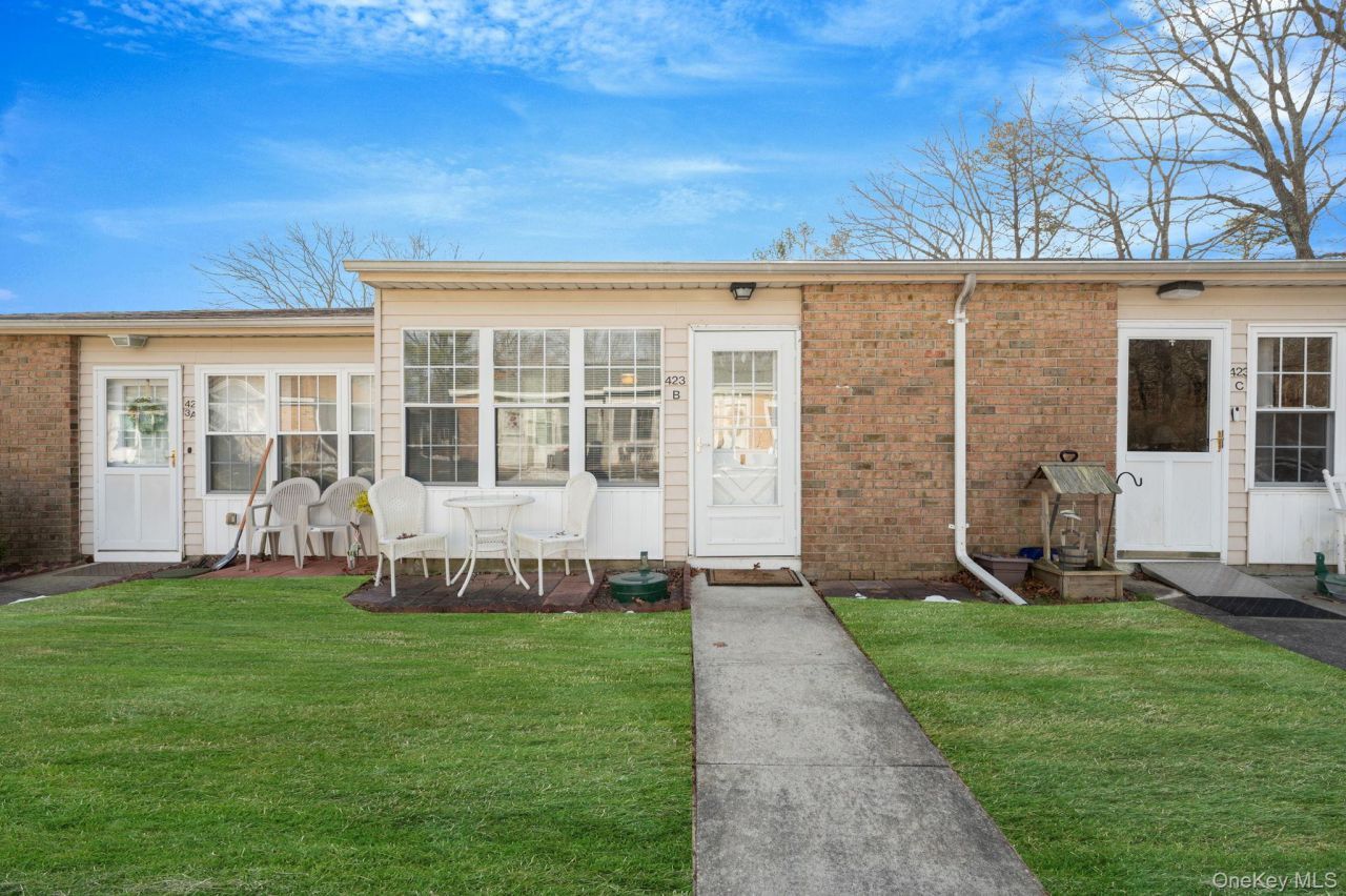 423 Woodbridge Drive, Unit B, Ridge, NY 11961 Main Photo