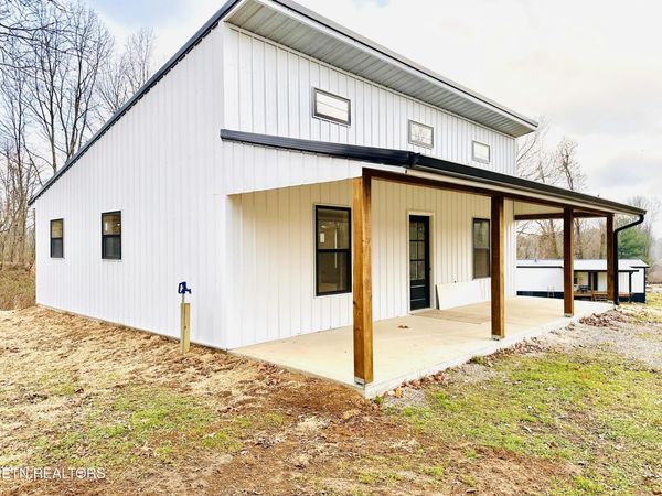 803 Old Poplar Cove Rd, Jamestown, TN 38556