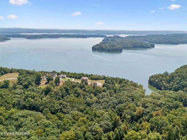 370 River Run Tr, Spring City, TN 37381