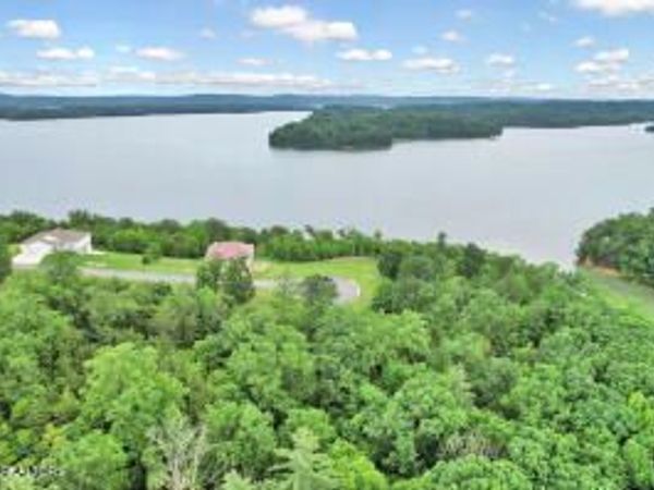 370 River Run Tr, Spring City, TN 37381