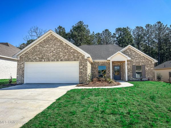947 Riverside Lane, Pearl, MS 39208
