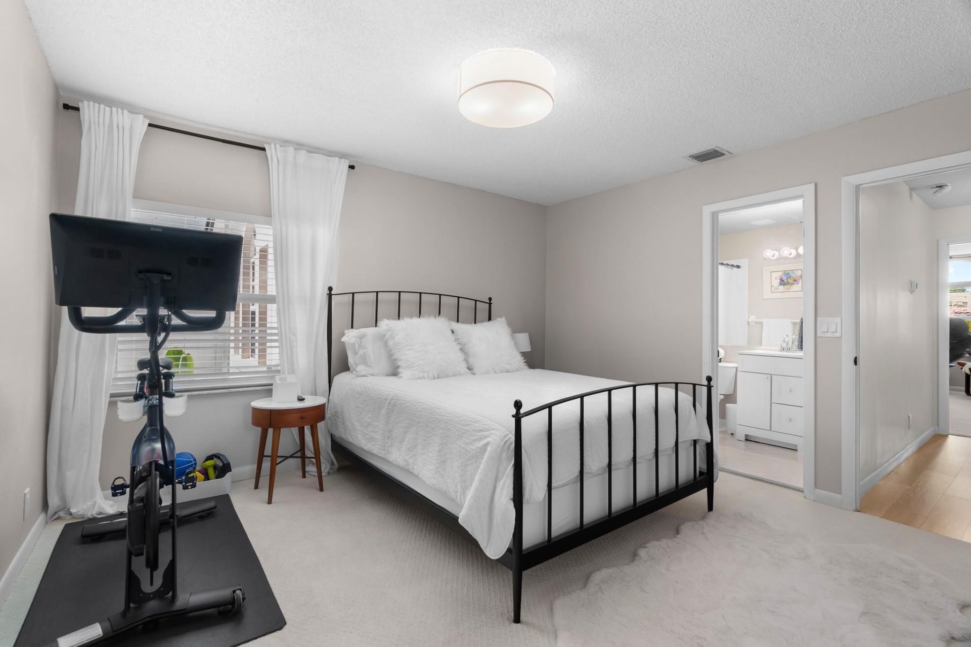 1321 Bayview Dr, Unit 4, Fort Lauderdale, FL 33304 Photo