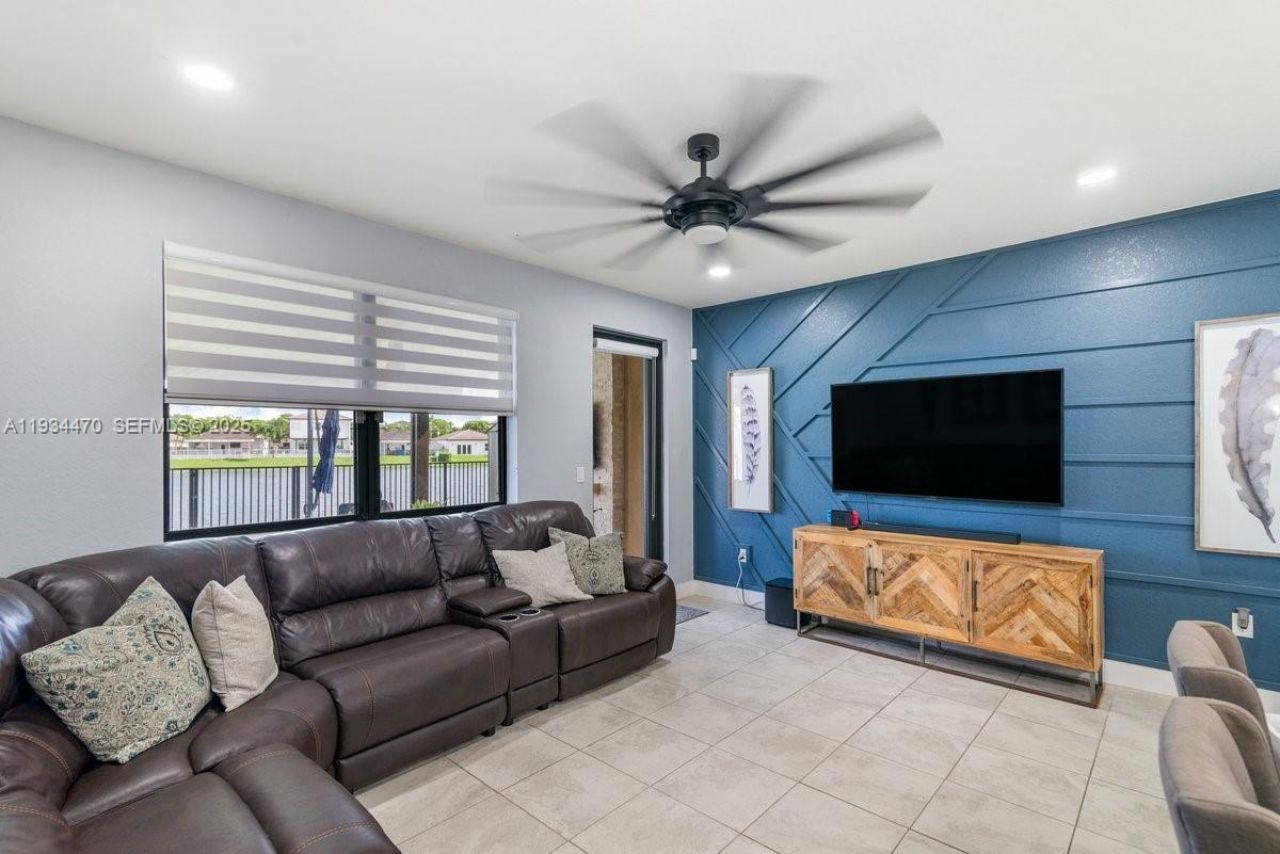 2417 NE 2nd Dr, Homestead, FL 33033 Photo