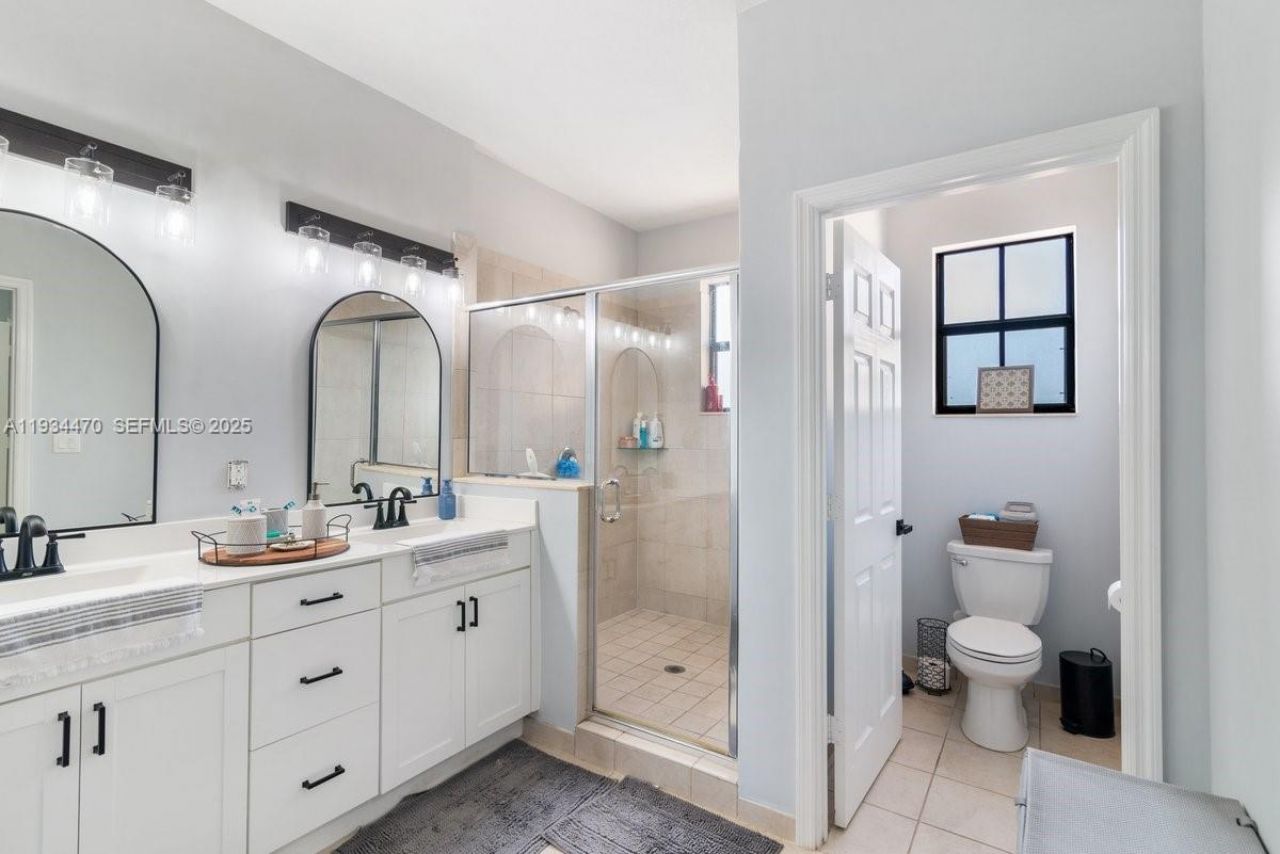 2417 NE 2nd Dr, Homestead, FL 33033 Photo