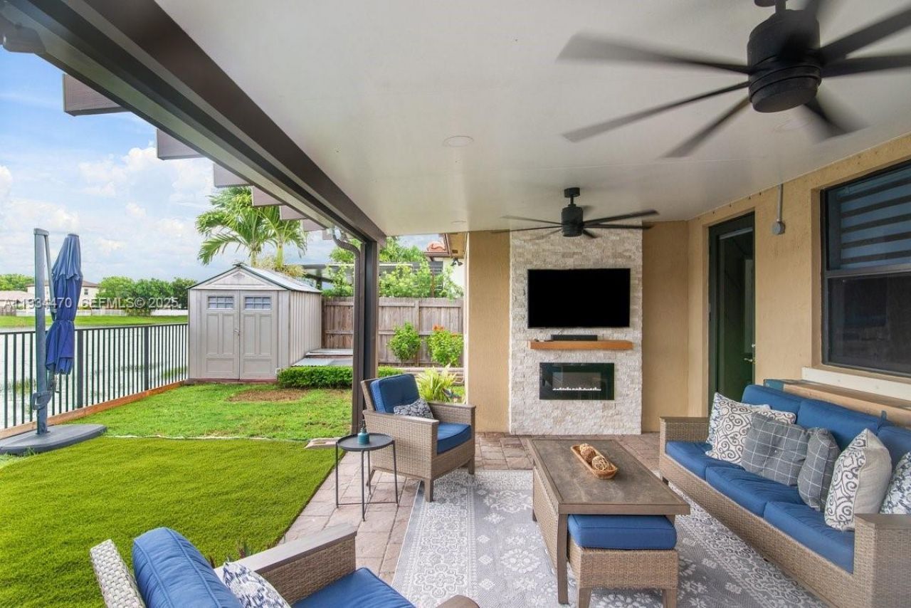 2417 NE 2nd Dr, Homestead, FL 33033 Photo