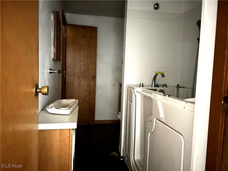 225 Petrick Ave, Mingo Junction, OH 43938 Photo 13