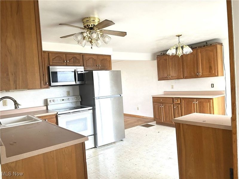 225 Petrick Ave, Mingo Junction, OH 43938 Photo 8