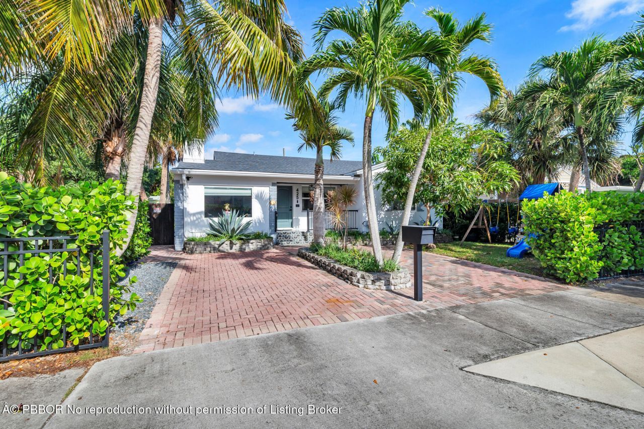 425 32nd Street, West Palm Beach, FL 33407 Photo