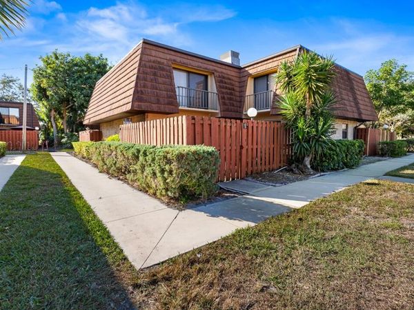 1402 Nebraska Avenue, Unit 13, Fort Pierce, FL 34950