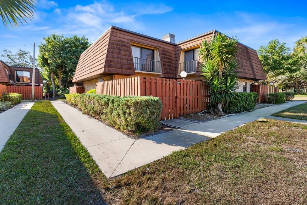 1402 Nebraska Avenue, Unit 13, Fort Pierce, FL 34950 Photo