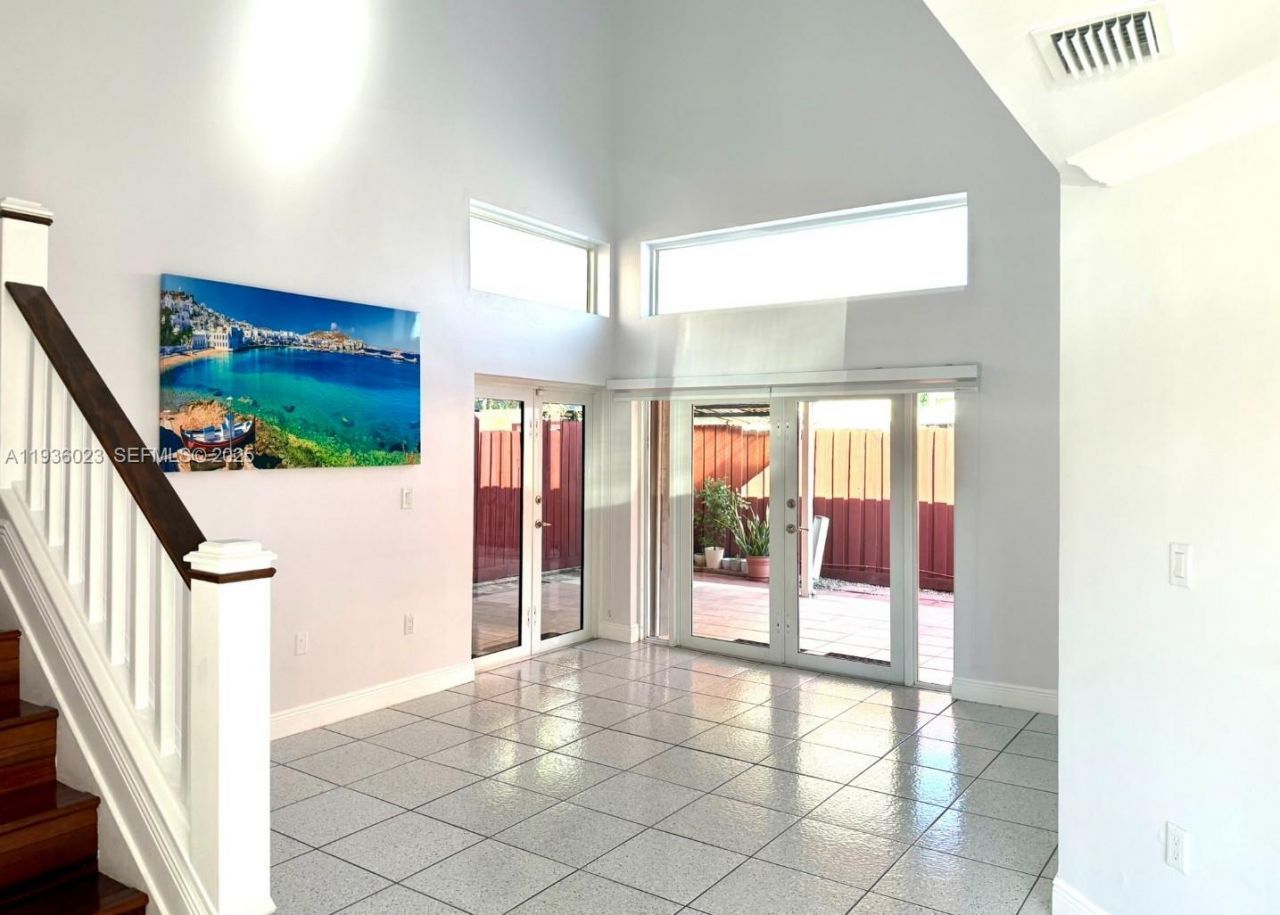 8510 NW 1st Ter, Miami, FL 33126 Photo