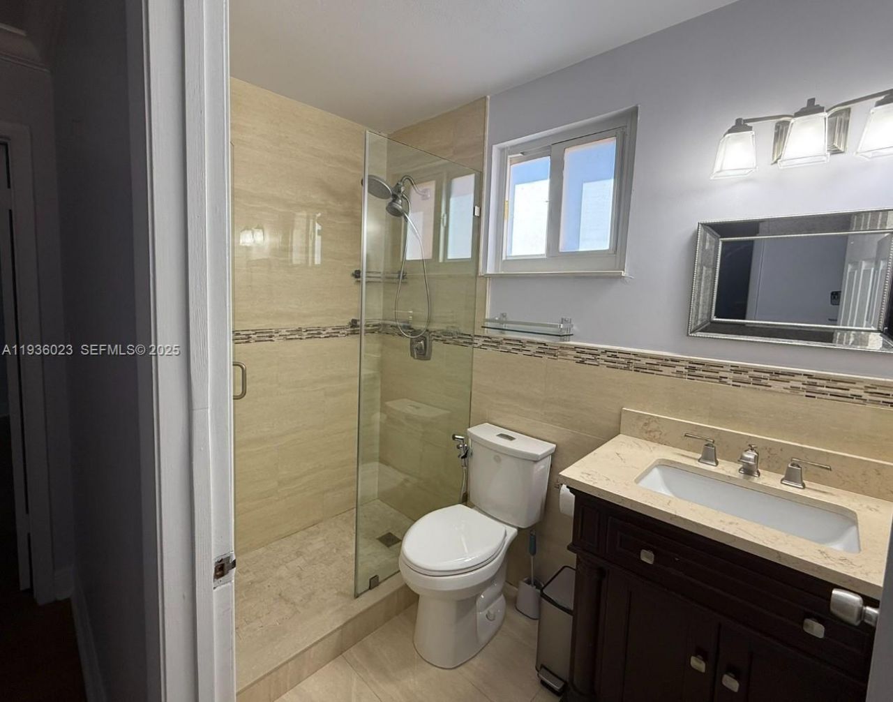 8510 NW 1st Ter, Miami, FL 33126 Photo