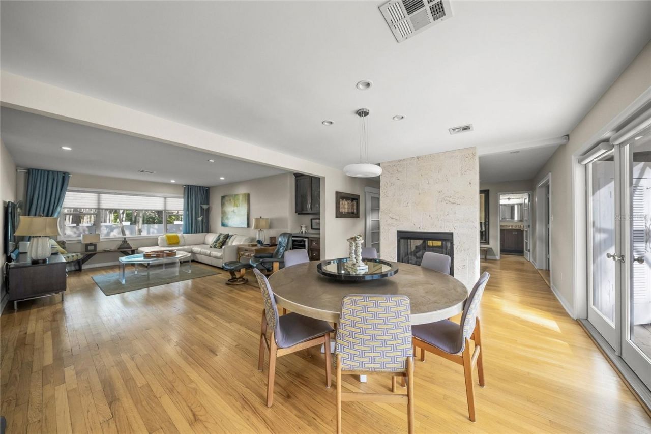 3331 Old Oak Drive, Sarasota, FL 34239 Photo