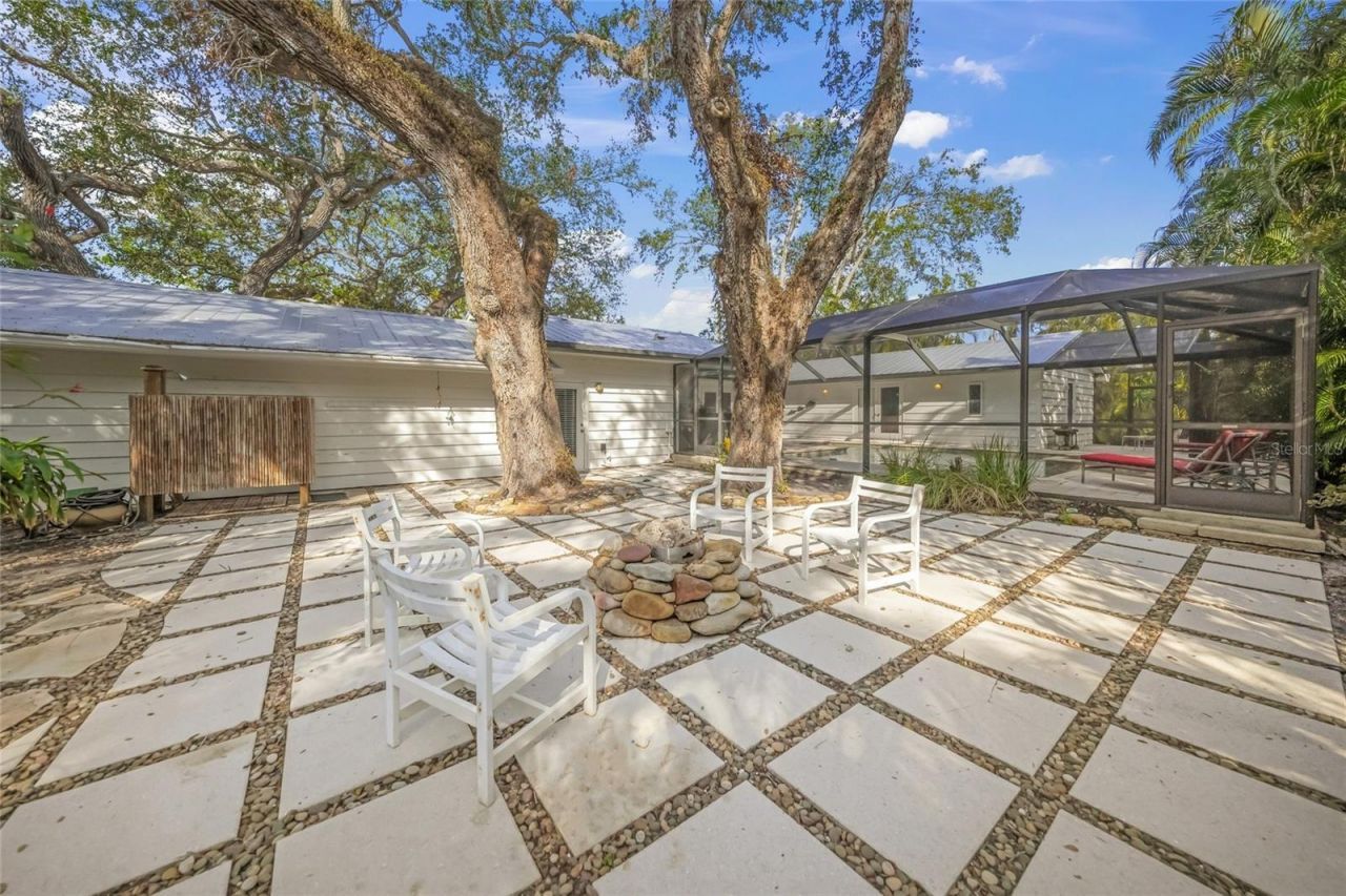 3331 Old Oak Drive, Sarasota, FL 34239 Photo