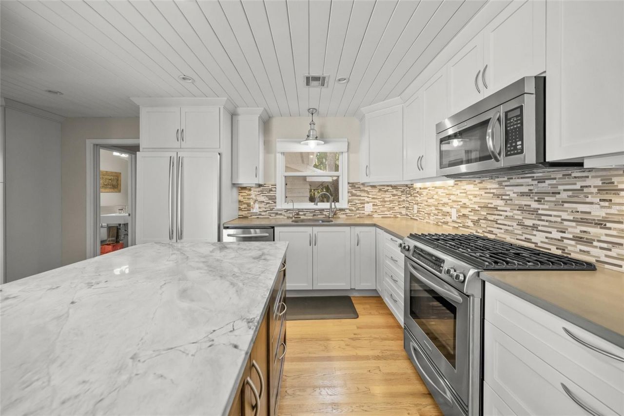 3331 Old Oak Drive, Sarasota, FL 34239 Photo