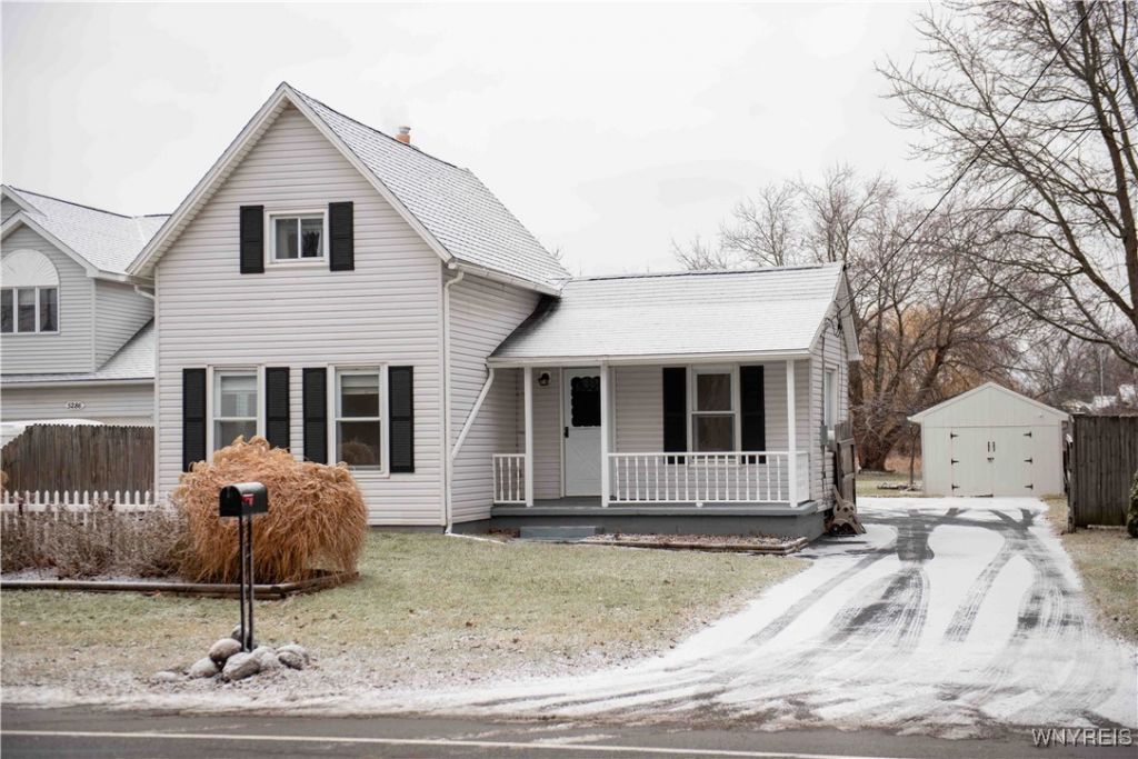 5300 Lake Avenue, Orchard Park, NY 14127 Main Photo