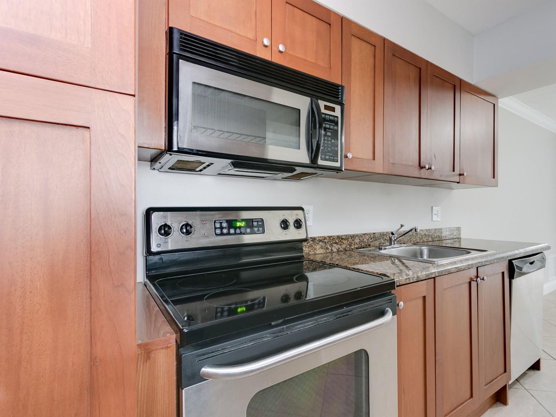 4001 NE 21st Avenue, Unit 207, Fort Lauderdale, FL 33308 Photo