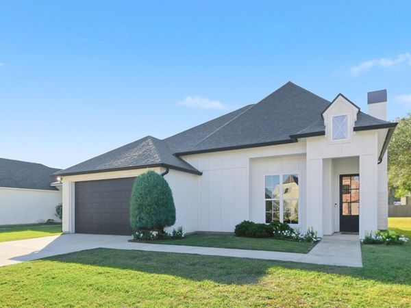 118 San Sebastian Drive, Youngsville, LA 70592
