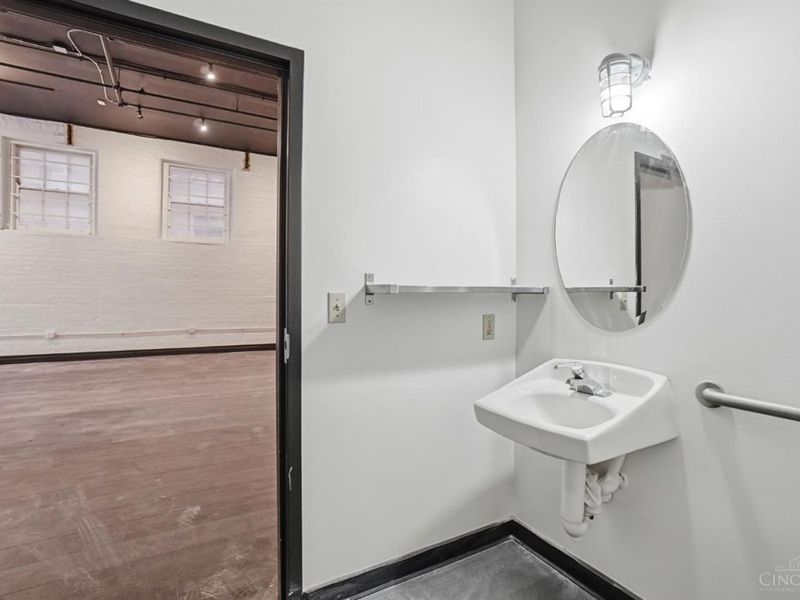1010 Race Street, Cincinnati, OH 45202 Photo 26