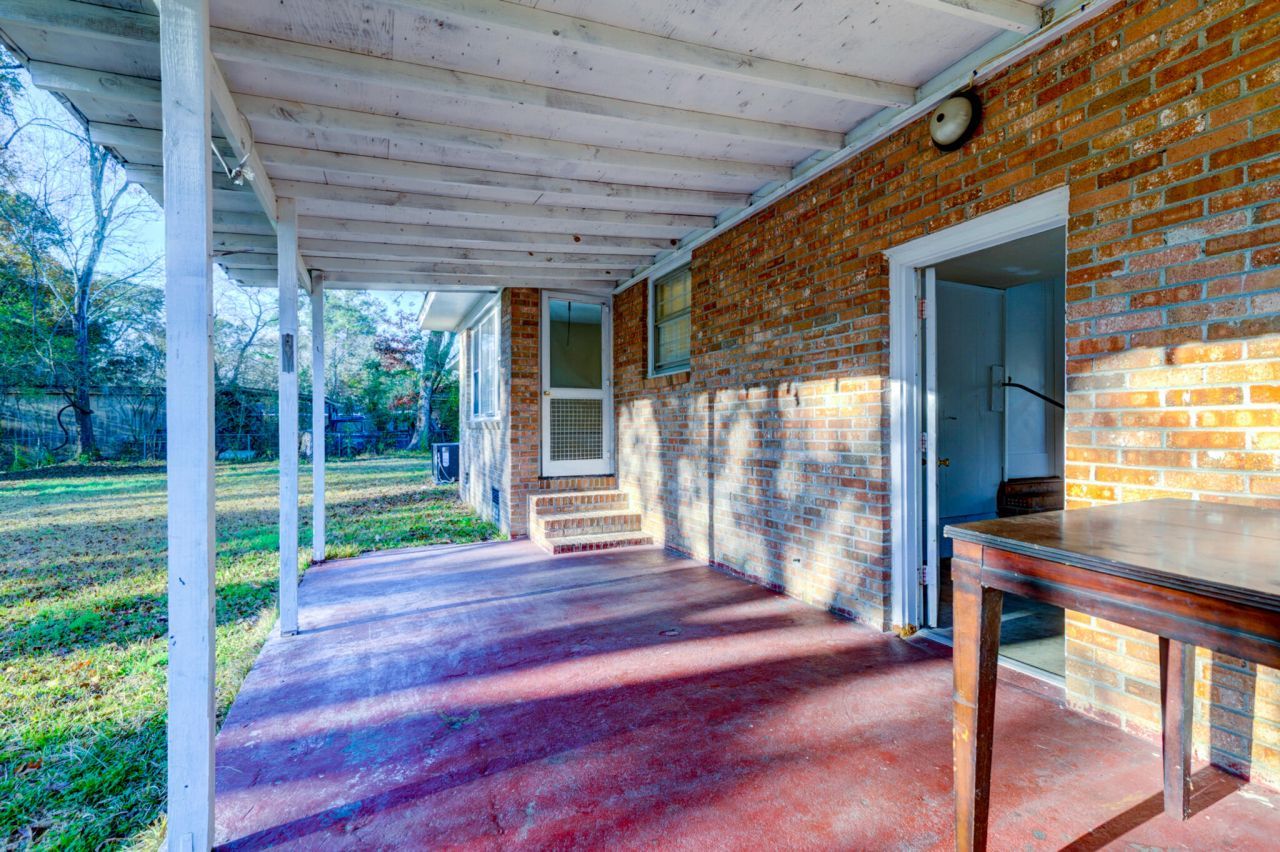 1027 Harrison Road Photo 24