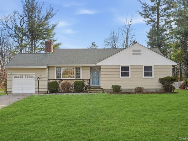 34 Sunrise Avenue, Katonah, NY 10536