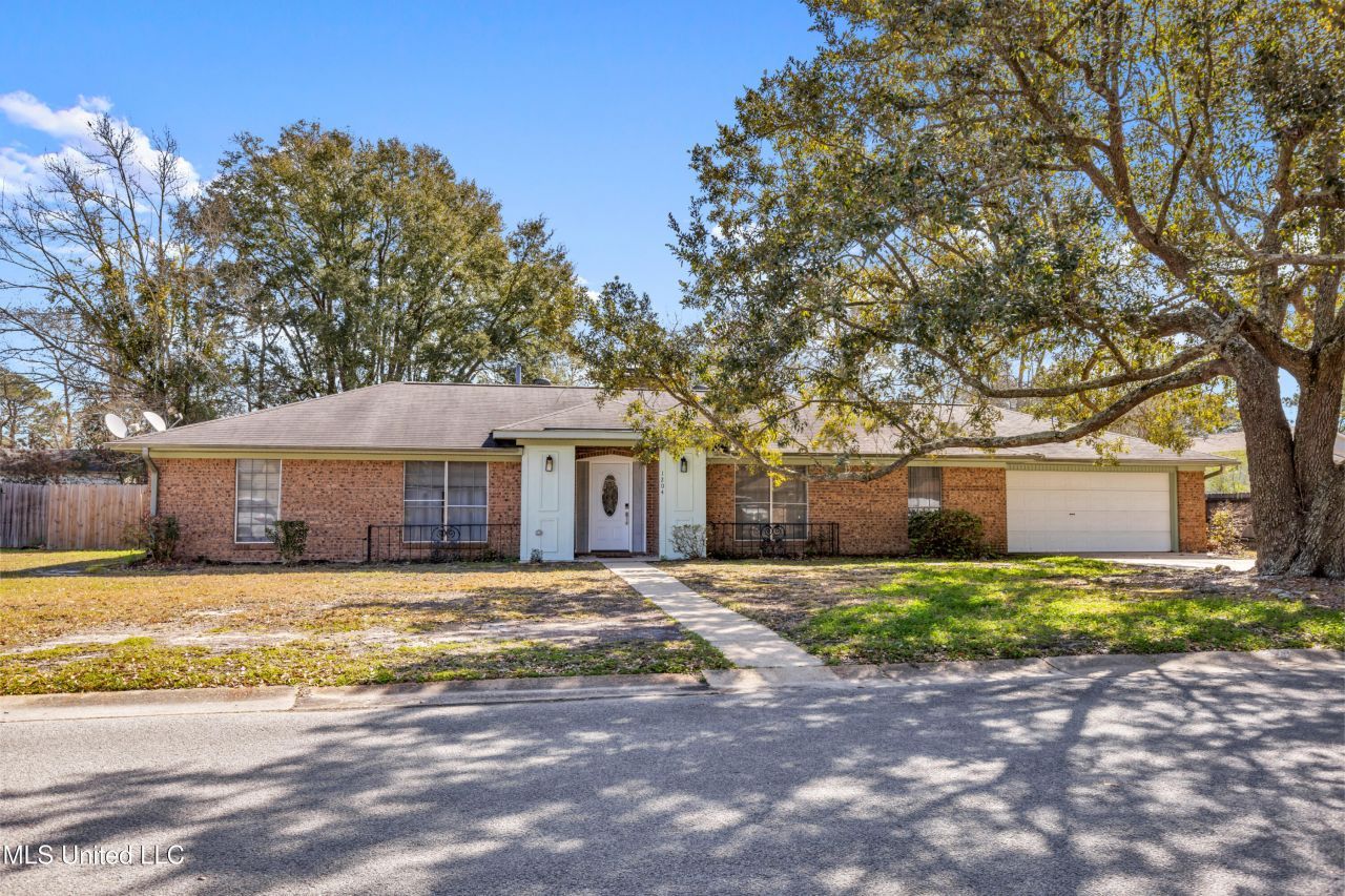 1204 Londonderry Lane, Ocean Springs, MS 39564 Main Photo