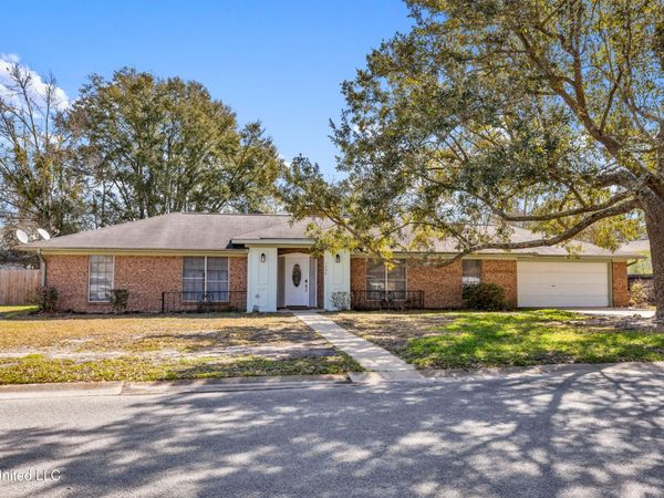 1204 Londonderry Lane, Ocean Springs, MS 39564