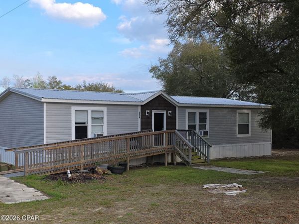 214 Lakepoint Road, Alford, FL 32420