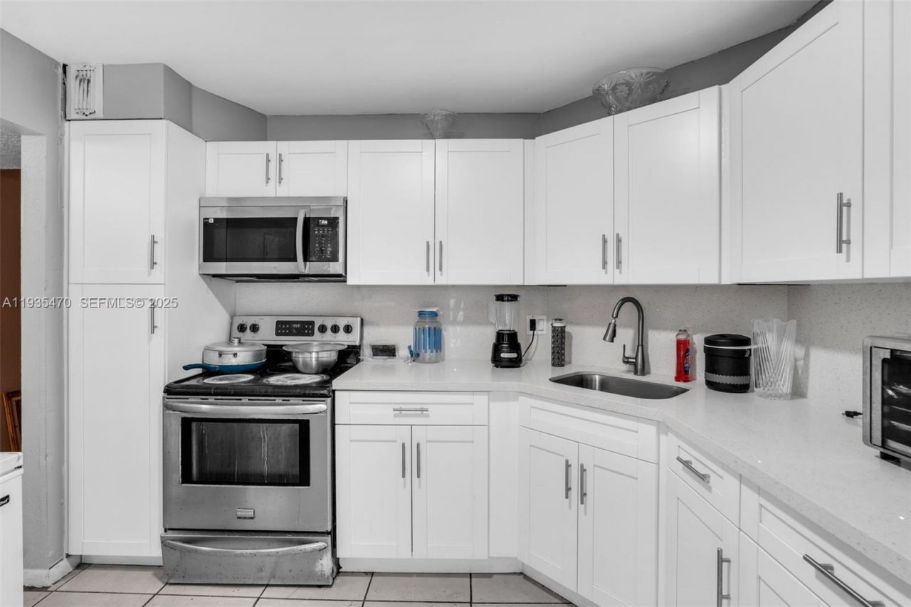 3360 Spanish Moss Ter, Unit 304, Lauderhill, FL 33319 Photo