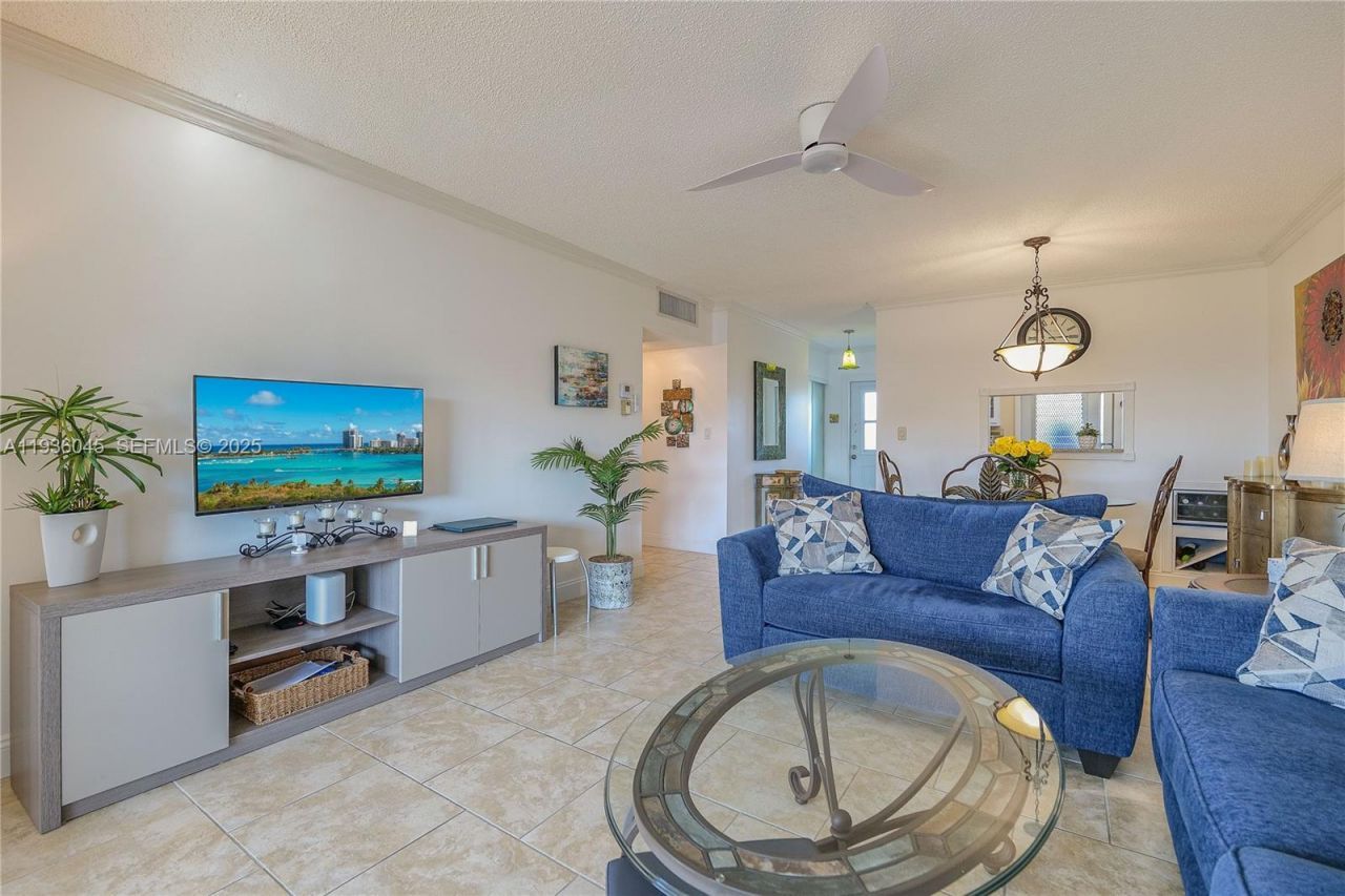 3501 NW 47th Ave , Unit 604, Lauderdale Lakes, FL 33319 Photo