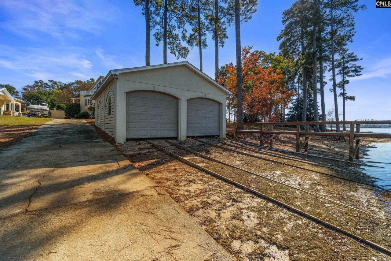 512 Stucks Point Drive  Photo 13