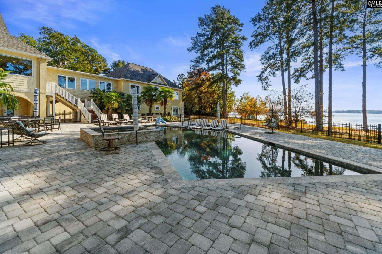 512 Stucks Point Drive  Photo 17